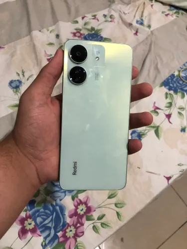 REDMI 13 C 256 GB E 12 DE RAM 
