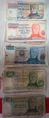 Lote 23 cedulas de pesos Argentinos José de San Martín.