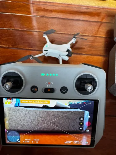 Dji mini 3 controle com tela + maleta