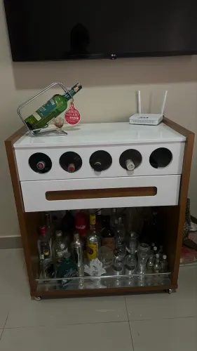 Móvel mini bar  todo em laca 