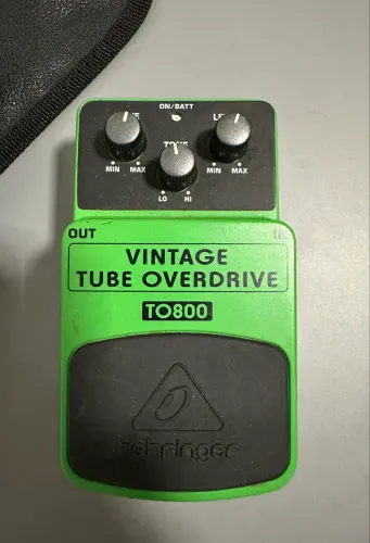 Pedal Vintage Tube Overdrive Behringher (TO800)