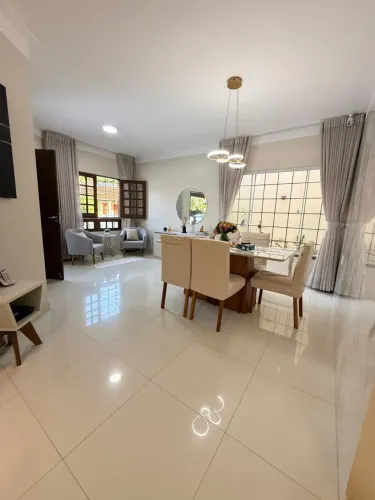 Casa a venda em condomínio 5 Quartos