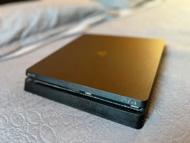 Playstation 4 pra sair hoje