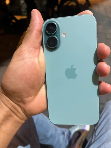 iPhone 16