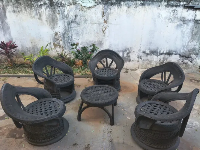 Jogo de Mesa Artesanal em Pneus - 5 Cadeiras + Mesa | Decoração Rústica | Goiânia