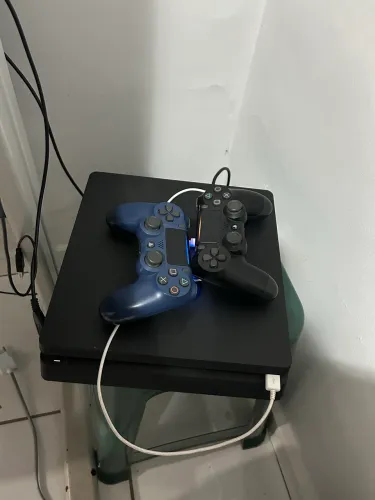 Ps4 500gb 2 controle 2 jogos