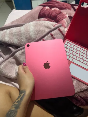 iPad 11ª Geração A16 128 GB Rosa + Apple Pencil + Teclado RGB + Capa - Estado de Novo!