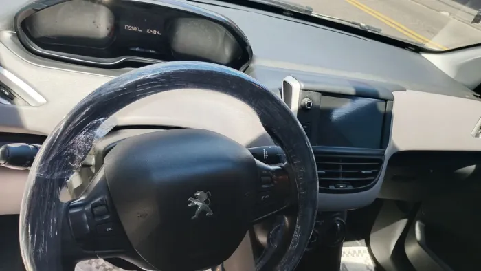 Peugeot 208 Active Pack 1.2 Flex 12V 5P Mec. 2017