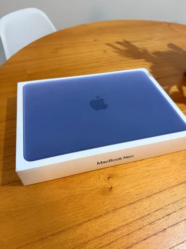 MacBook neo indigo 256gb