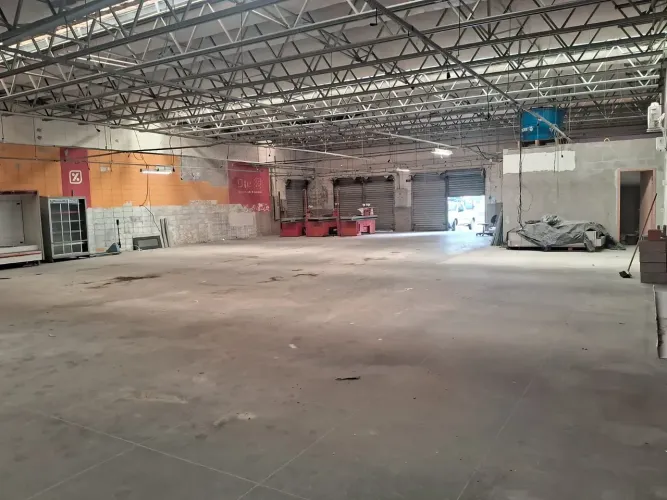 Imóvel para aluguel tem 536 metros quadrados com 1 quarto