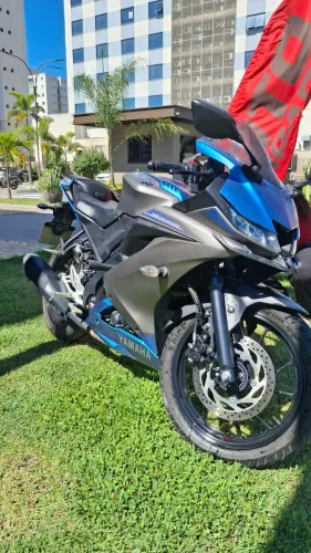 Yamaha R15 2026 pouco usada.