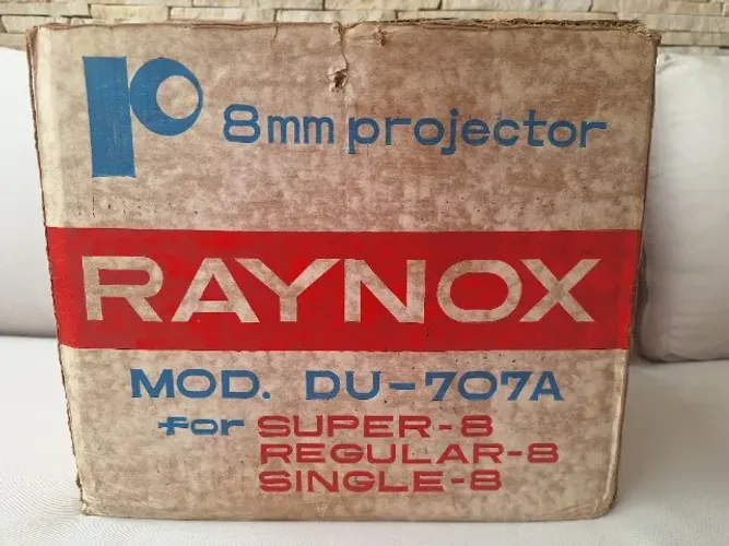 Projetor de filme 8mm RAYNOX Modelo DU-707 A