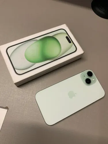 iPhone 15 Verde 256GB