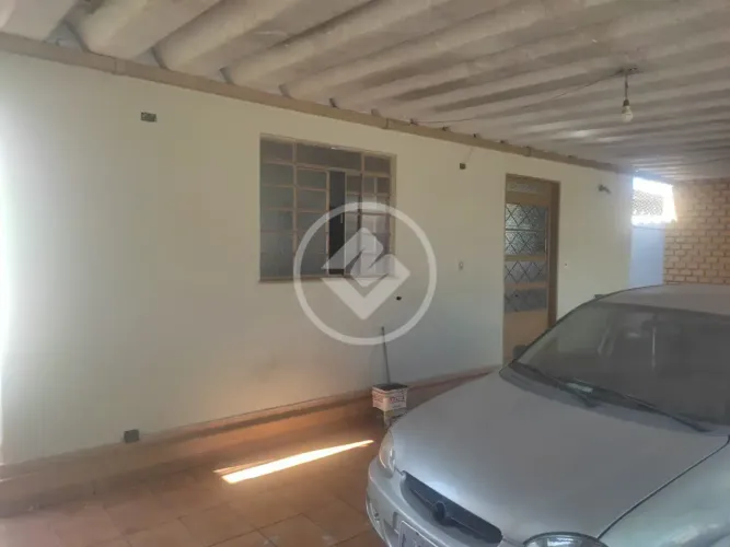 Casa com amplo terreno e excelente potencial de investimento e moradia! codigo: 349373