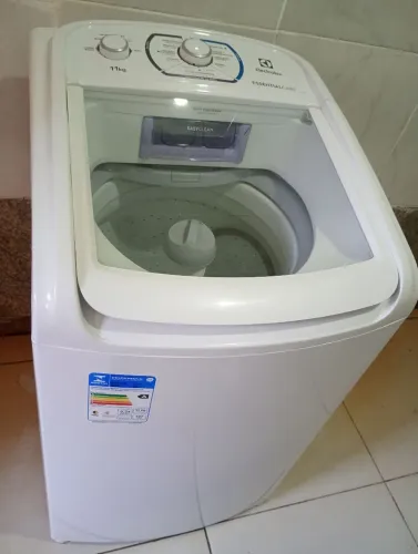 Lavadora Electrolux modelo les11 (nova) não usada.