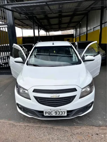 Chevrolet Onix Hatch Selecao 1.0 8V Flex Mec. 4P 2015
