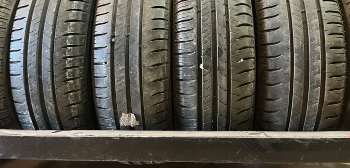 Jogo de pneus 15 Versa , Logan , Onix 185/65 R15 semi novos MICHELIN ( 185/65/15 )
