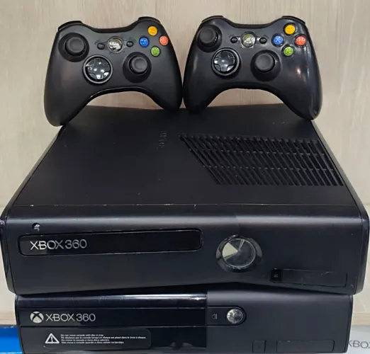 Xbox 360 / 10 jogos /2 manetes / 3 meses garantia / loja física