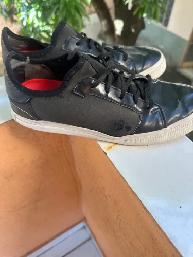 Vendo tênis da reserva preto número 39 conservado