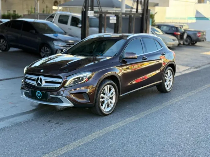 Mercedes-Benz GLA 200 Adv. 1.6/1.6 TB 16V Flex Aut. 2015