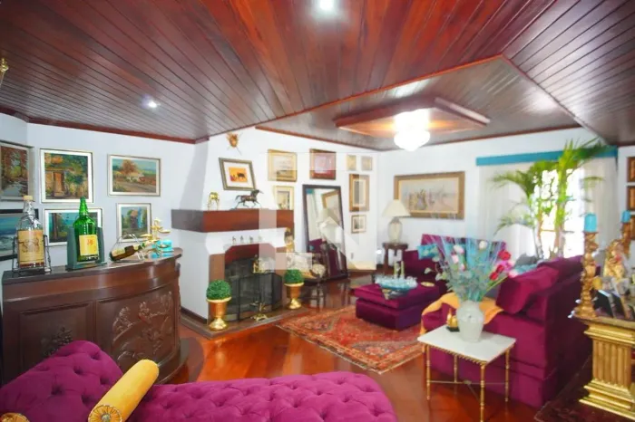 Casa à Venda - Bom Jesus, 3 Quartos, 700 m2