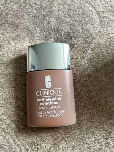Base Clinique Anti-blemish solution cor WN98 cream caramel M (antes 18 fresh M-G) 