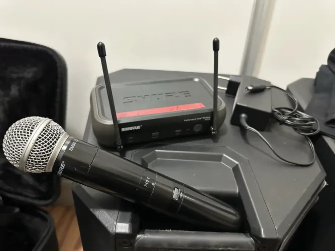 VENDO MICROFONE SHURE SEM FIO PGX4