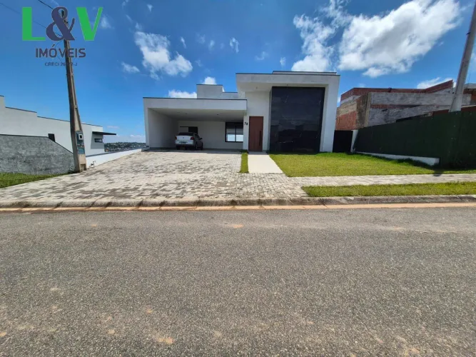 Ótima casa à venda no condomínio Santa Isabel fase II.