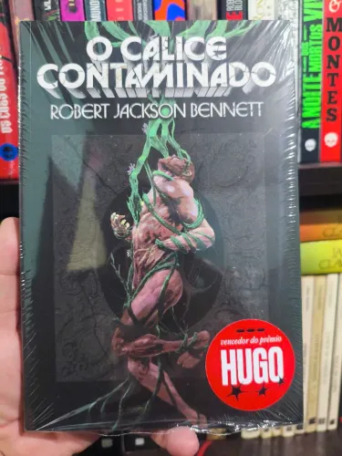 LIVRO O CÁLICE CONTAMINADO - ROBERT JACKSON BENNETT