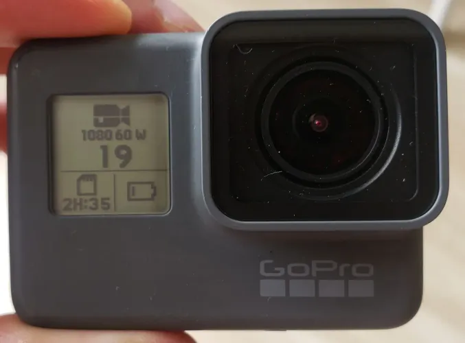 Câmera GoPro Hero 5 - Incluindo Vários Itens e Acessórios