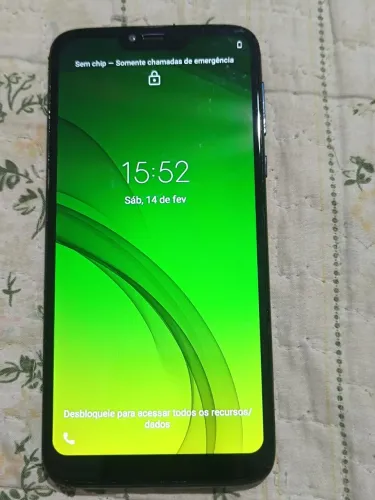 Moto G7 Power com detalhe