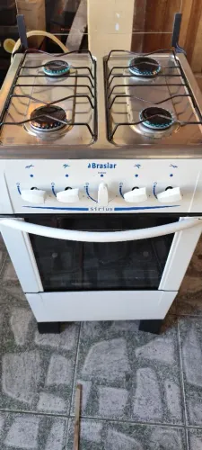 Fogão a gás 4 bocas Braslar modelo Sirius funcionando perfeitamente