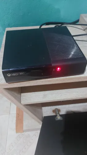 Vende-se Xbox 360 com Luz vermelha