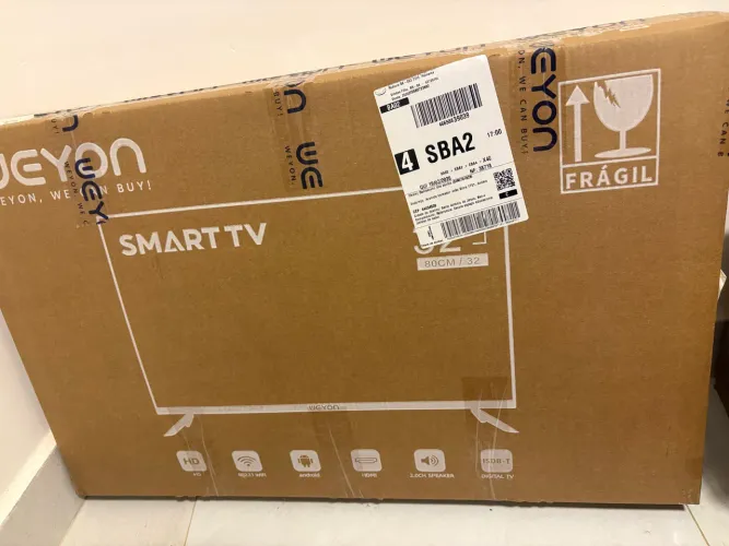 Smart TV 32 Polegadas na caixa