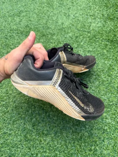 Nike metcon 6 black white