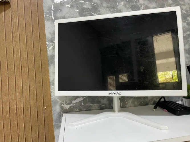 Vendo monitor 19 polegadas muito novo usado poucas vezes aceito cartão com Acréscimo