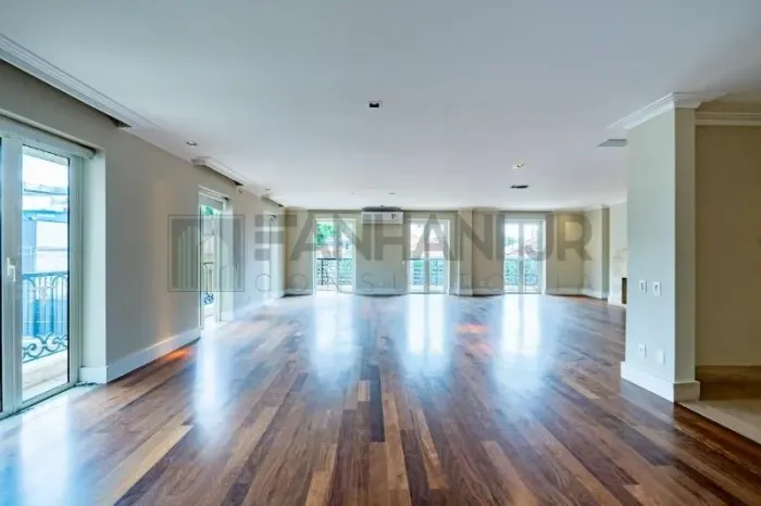 Imóvel de Alto Padrão no Jardim Paulista: Apartamento de 4 quartos, 4 suítes e 6 vagas de