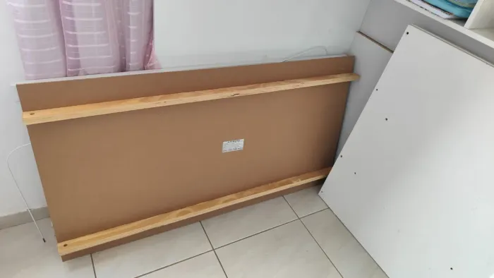Berço com colchão e haste para mosquiteiro