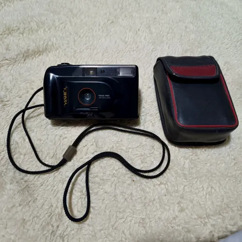 Câmera Fotográfica Analógica 1990 Yashica MD 135D AE (Funcionando Perfeitamente!)