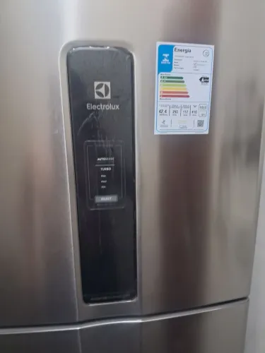 MNELETROC:OPORTUNIDADE REFRIGERADOR ELECTROLUX 410L INOX 220V INVERTER 