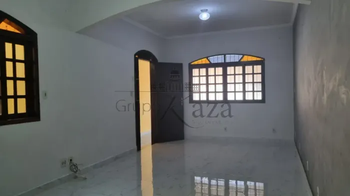 Oportunidade - Casa Sobrado - Residencial União - 4 Dormitórios - 200m².
