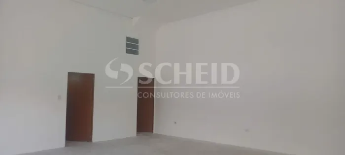 ÓTIMA LOJA, NOVA COM BOM FLUXO DE PEDESTRES E CARROS, AO LADO DE GRANDES COMERCIO E CONDUÇ
