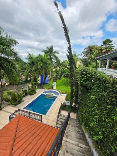 6 QUARTOS, PISCINA E 1.300 M² | UM VERDADEIRO REFÚGIO EM JACAREPAGUÁ
