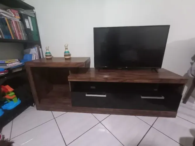 Vendo Rack para TV de até 50 polegadas