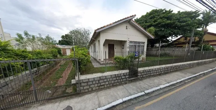Terreno de 1.4990 m² à venda em Florianópolis!