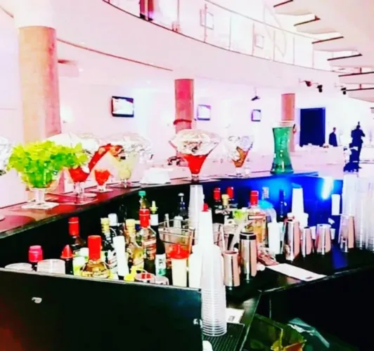 VAGAS SHOW BAR. 
