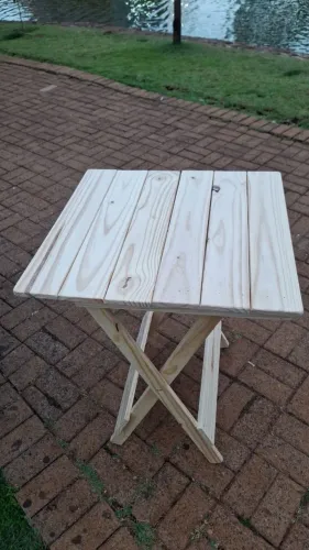 Mesa pequena dobrável nova