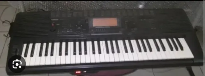 TECLADO  YAMAHA PSR 620 com leitor pendrive