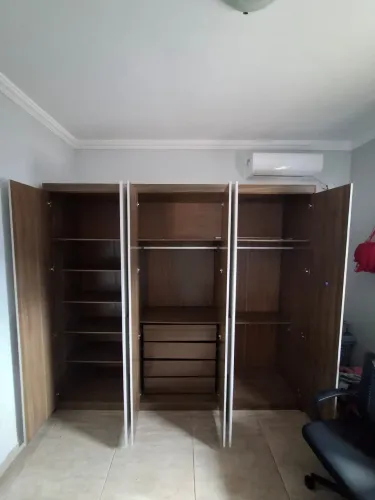Guarda roupa 06 portas