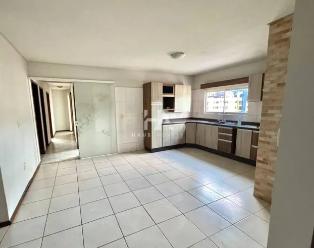 Apartamento para Aluguel no Centro com 90m² e 3 dormitórios/quartos disponíveis
